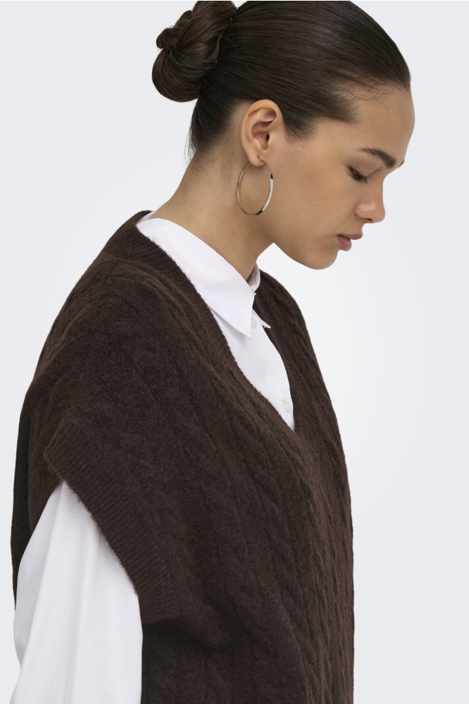 Only bruine dames vest | Model zijaanzicht