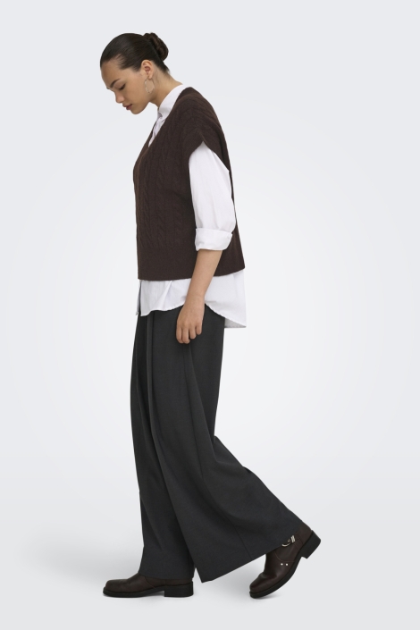 Only bruine dames vest | Model zijaanzicht