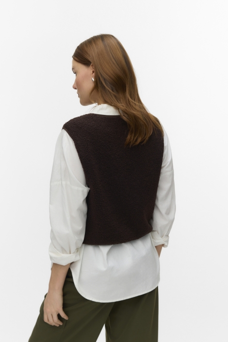 Vero Moda bruine dames gilet | Model achteraanzicht