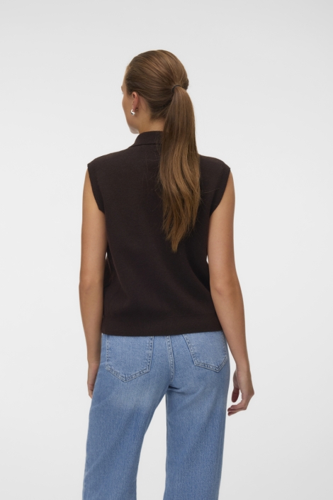 Vero Moda bruine dames vest | Model achteraanzicht