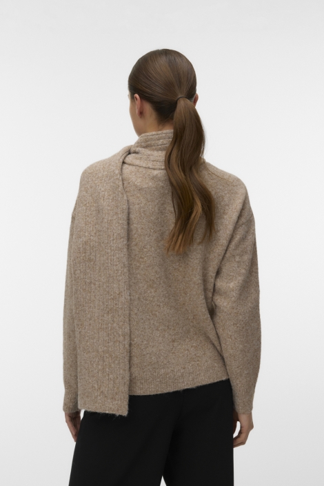 Vero Moda beige dames trui | Model achteraanzicht