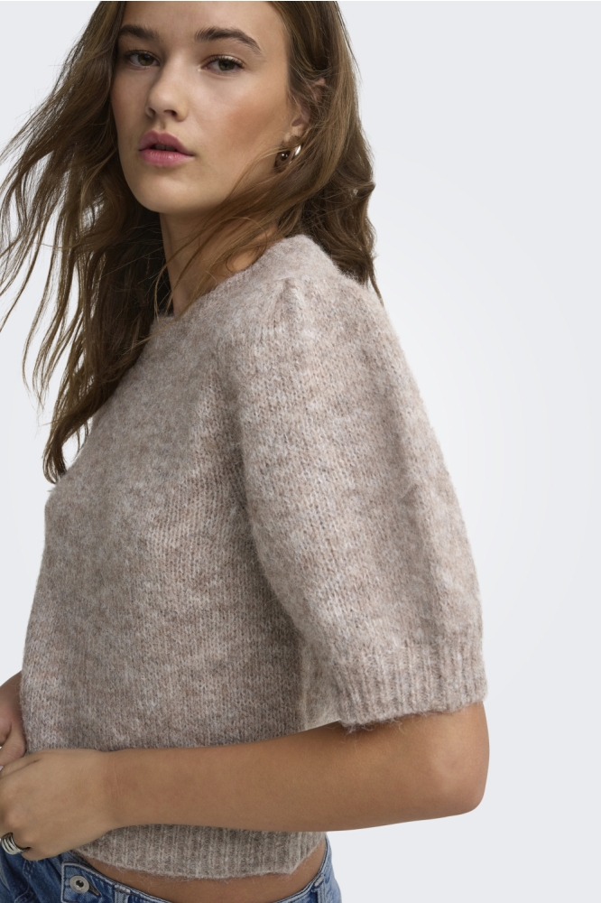 Only beige dames trui | Model zijaanzicht