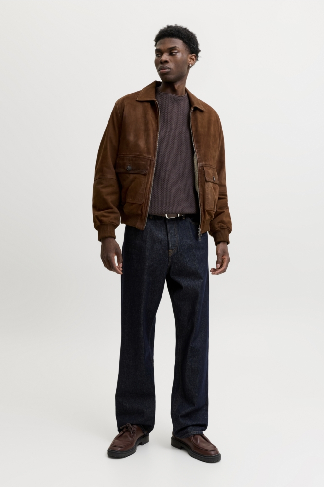 Jack & Jones bruine heren trui | Model vooraanzicht