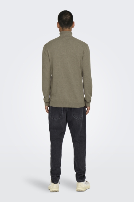 Only & Sons taupe heren trui | Model achteraanzicht