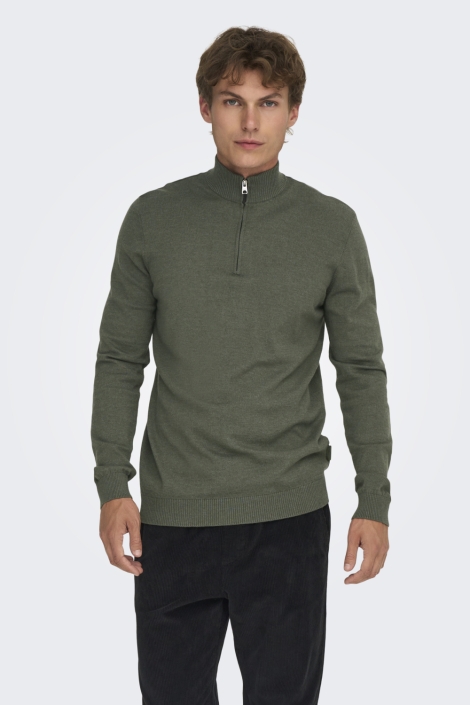 Only & Sons groene heren trui | Model vooraanzicht