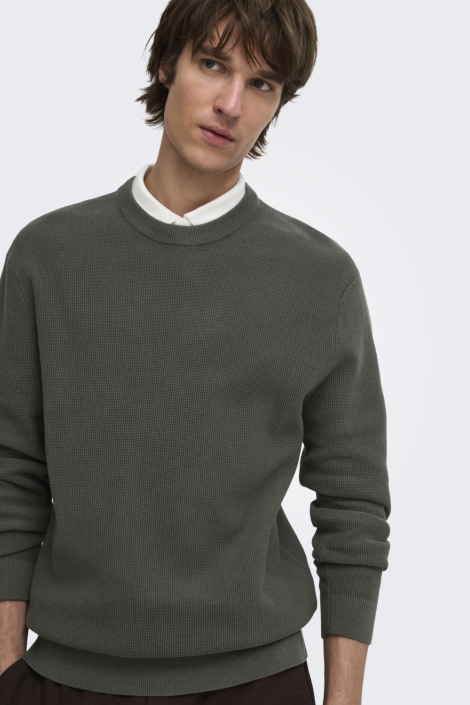 Only & Sons groene heren trui | Model vooraanzicht