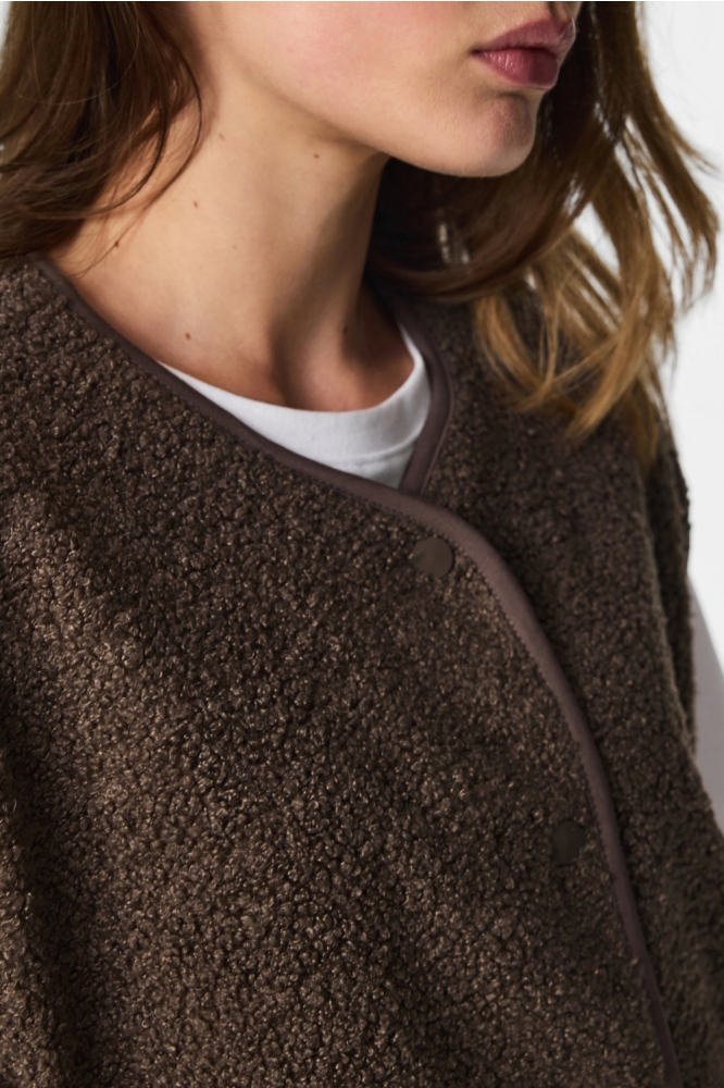 Pieces bruine dames gilet | Close up
