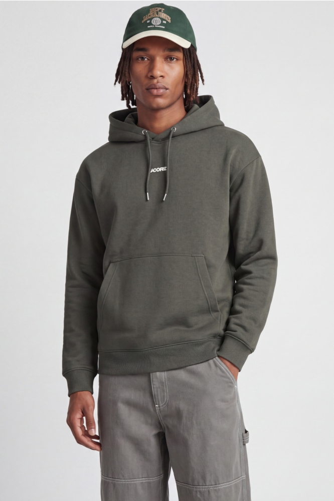 Jack & Jones groene heren sweater | Model vooraanzicht
