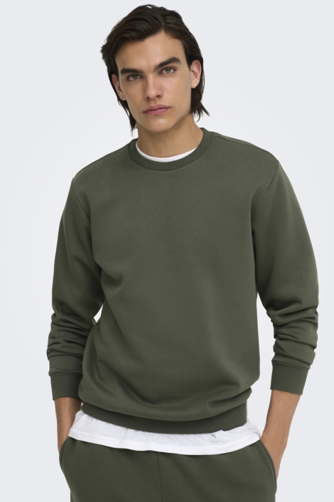 Only & Sons groene heren sweater | Model vooraanzicht