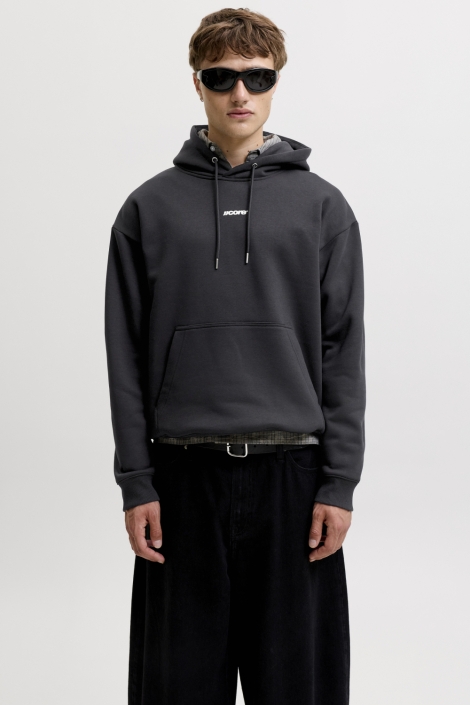 Jack & Jones zwarte heren sweater | Model vooraanzicht