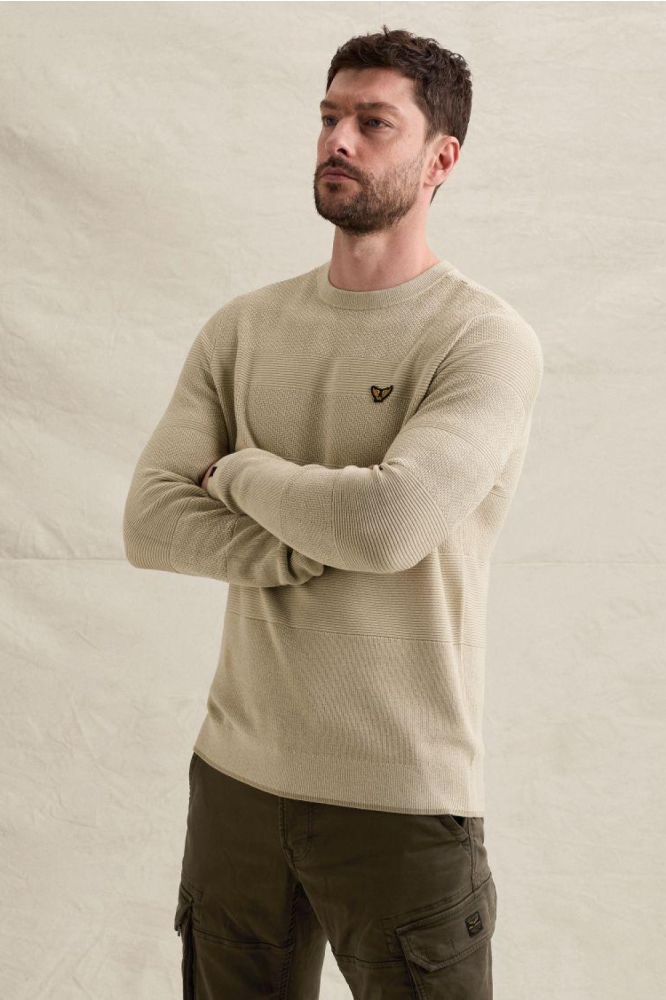PME legend beige heren trui | Model vooraanzicht