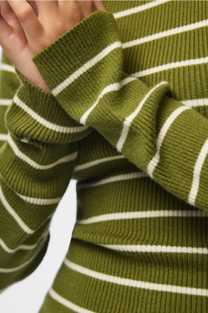 Pieces groene dames trui | Close up