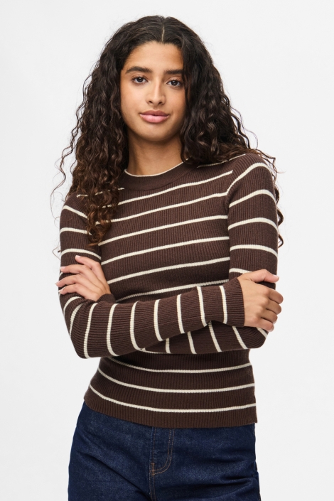 Pieces bruine dames trui | Model vooraanzicht