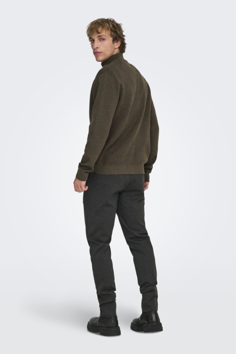 Only & Sons bruine heren trui | Model