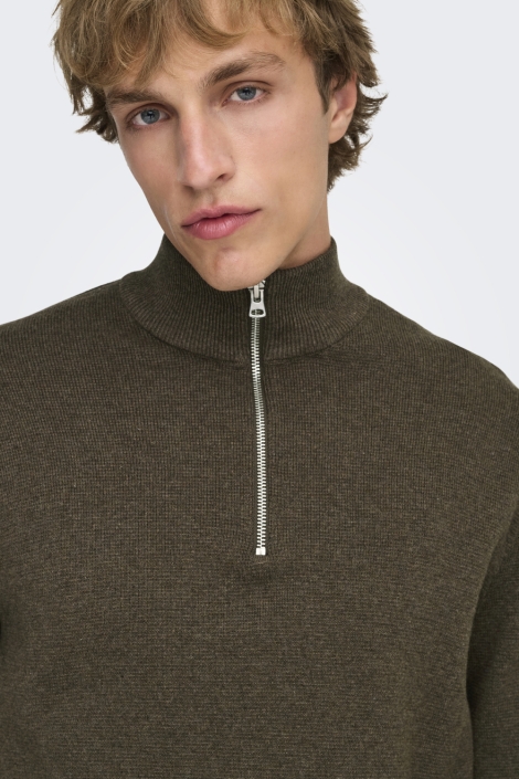 Only & Sons bruine heren trui | Close up