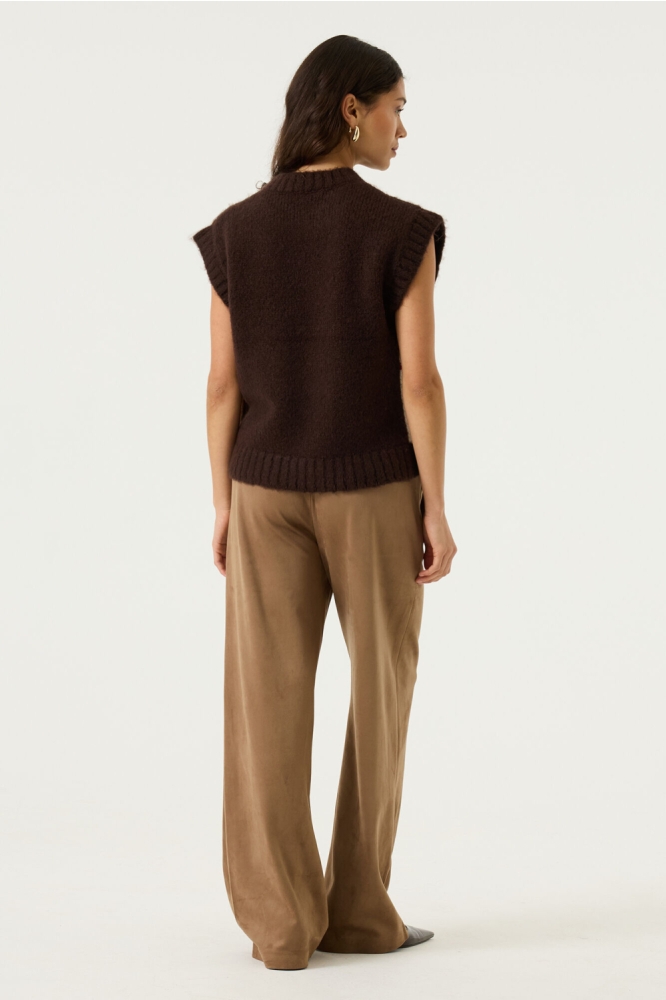 Garcia bruine dames trui | Model achteraanzicht