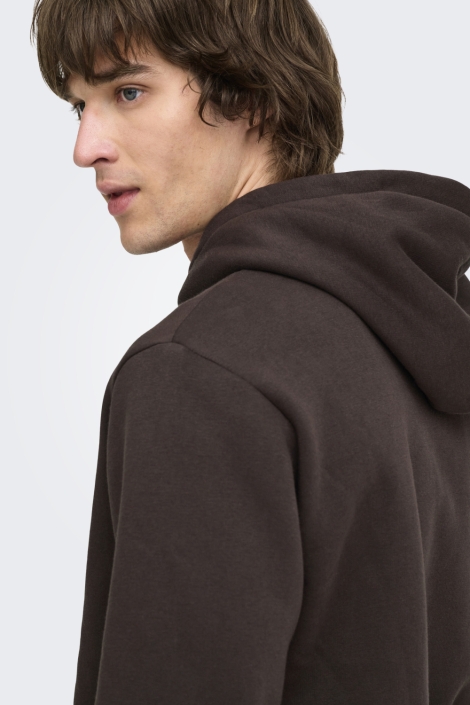 Only & Sons bruine heren sweater | Close up