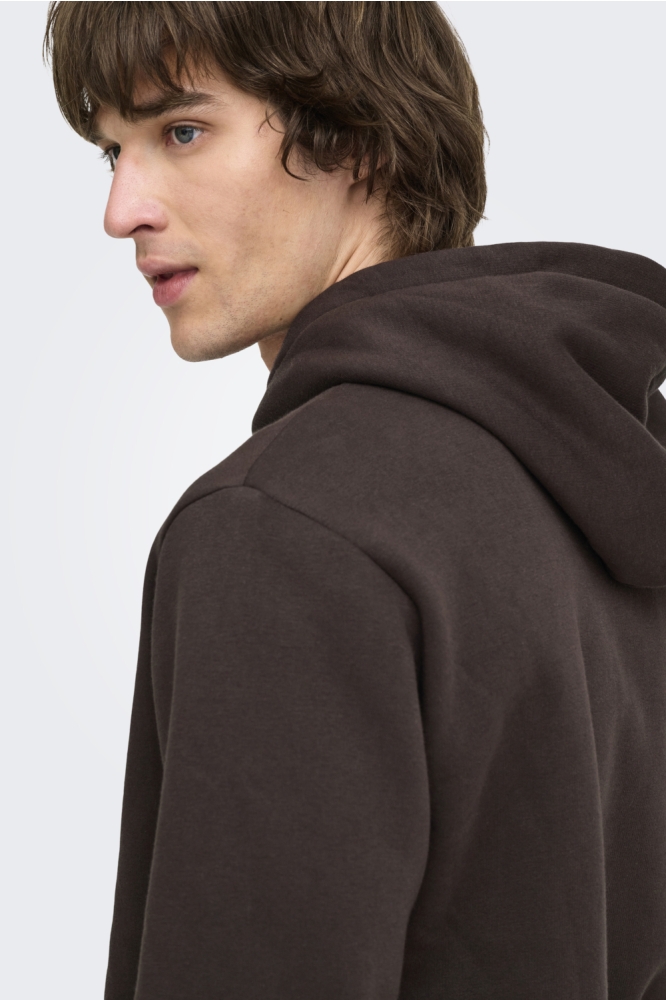 Only & Sons bruine heren sweater | Close up