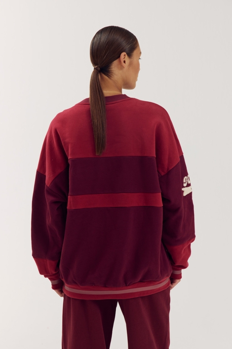 Harper & Yve rode dames sweater | Model achteraanzicht