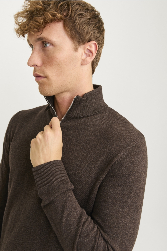 Jack & Jones bruine heren trui | Close up