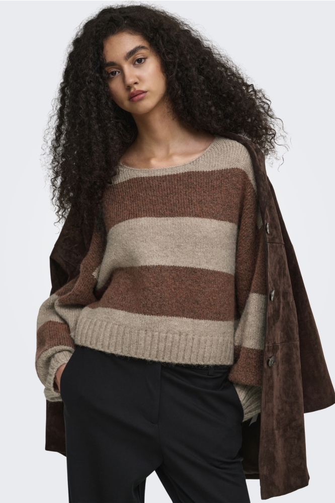 Only camel dames trui | Model vooraanzicht