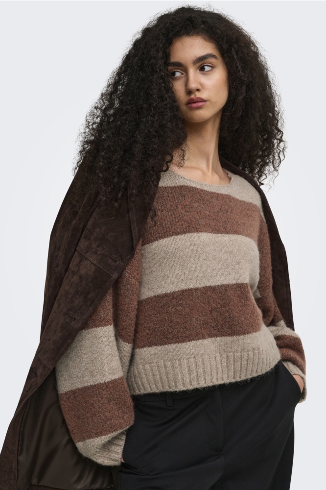 Only camel dames trui | Model vooraanzicht