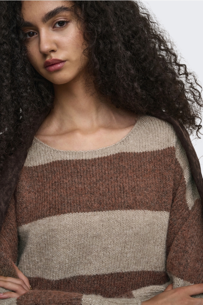 Only camel dames trui | Close up