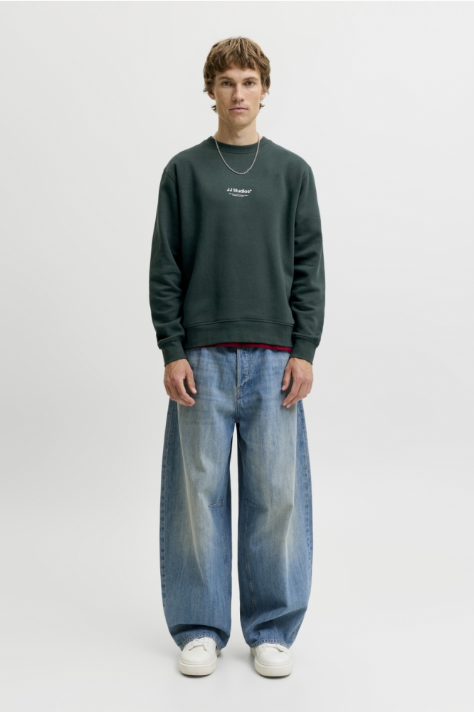Jack & Jones groene heren sweater | Model vooraanzicht