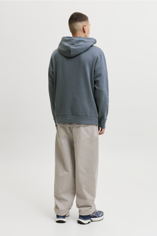Jack & Jones grijze heren sweater | Model achteraanzicht