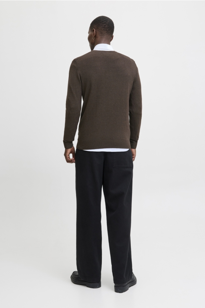 Jack & Jones bruine heren trui | Model