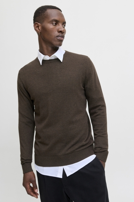 Jack & Jones bruine heren trui | Model vooraanzicht