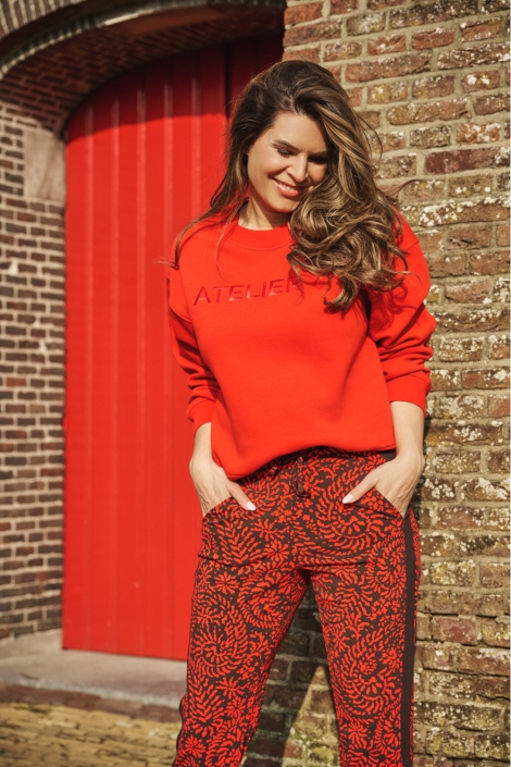 Zoso rode dames sweater | Model vooraanzicht