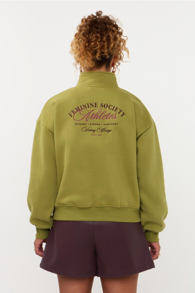 Ydence groene dames sweater | Model achteraanzicht