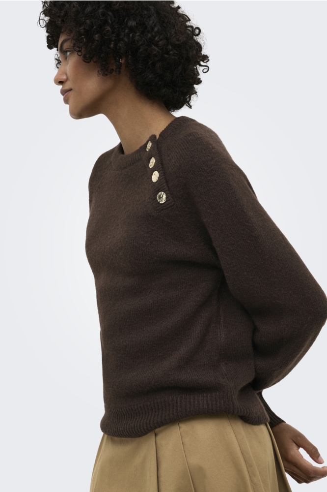 Only bruine dames trui | Model zijaanzicht