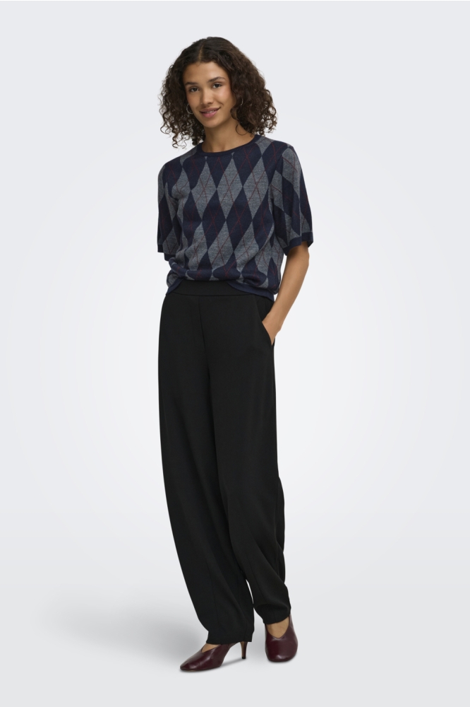 Jacqueline de Yong blauwe dames trui | Model