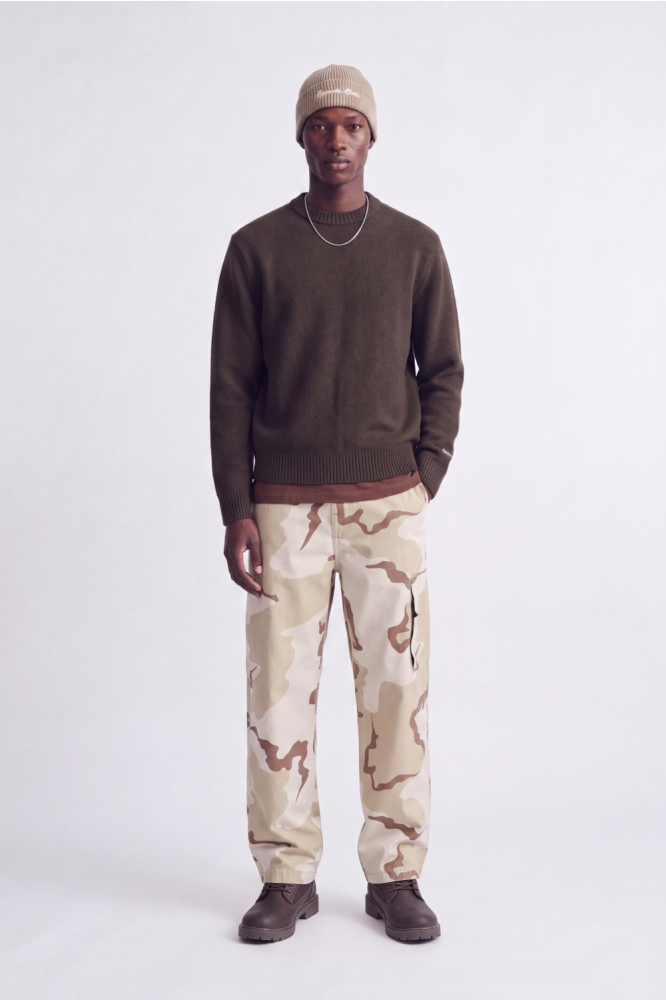 Jack & Jones bruine heren trui | Model vooraanzicht