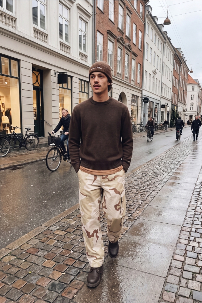 Jack & Jones bruine heren trui | Sfeerbeeld, In situatie