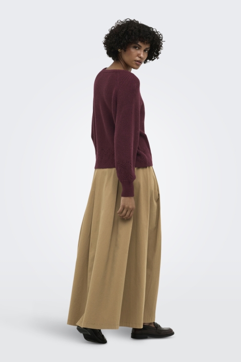 Only bordeaux dames trui | Model achteraanzicht