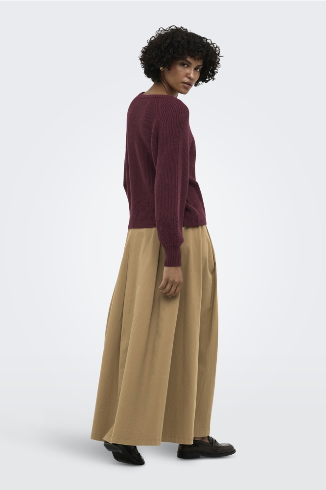 Only bordeaux dames trui | Model achteraanzicht