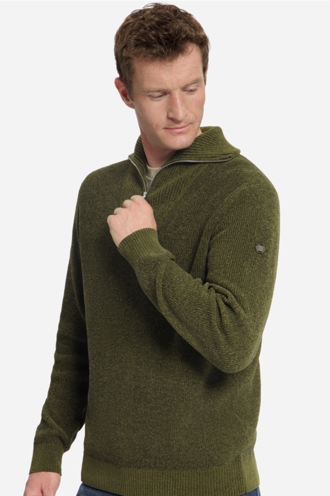 NO-EXCESS groene heren trui | Model zijaanzicht