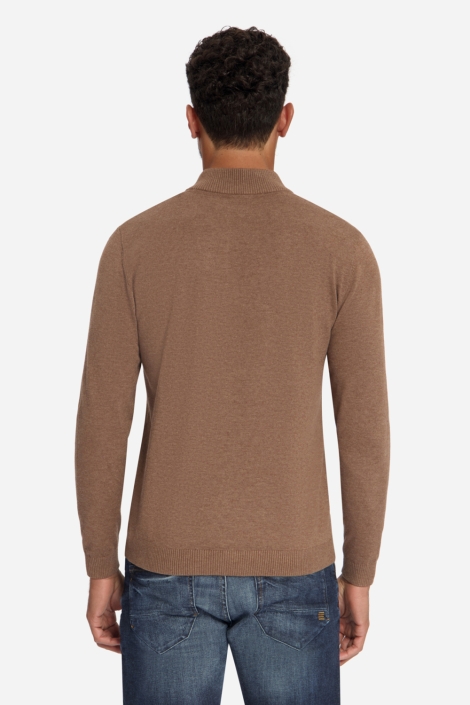 NO-EXCESS bruine heren trui | Model vooraanzicht