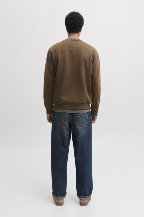 Jack & Jones bruine heren trui | Model