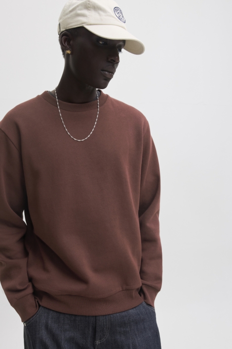 Jack & Jones bruine heren trui | Model vooraanzicht