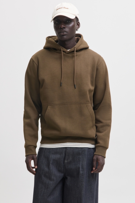 Jack & Jones bruine heren sweater | Model vooraanzicht