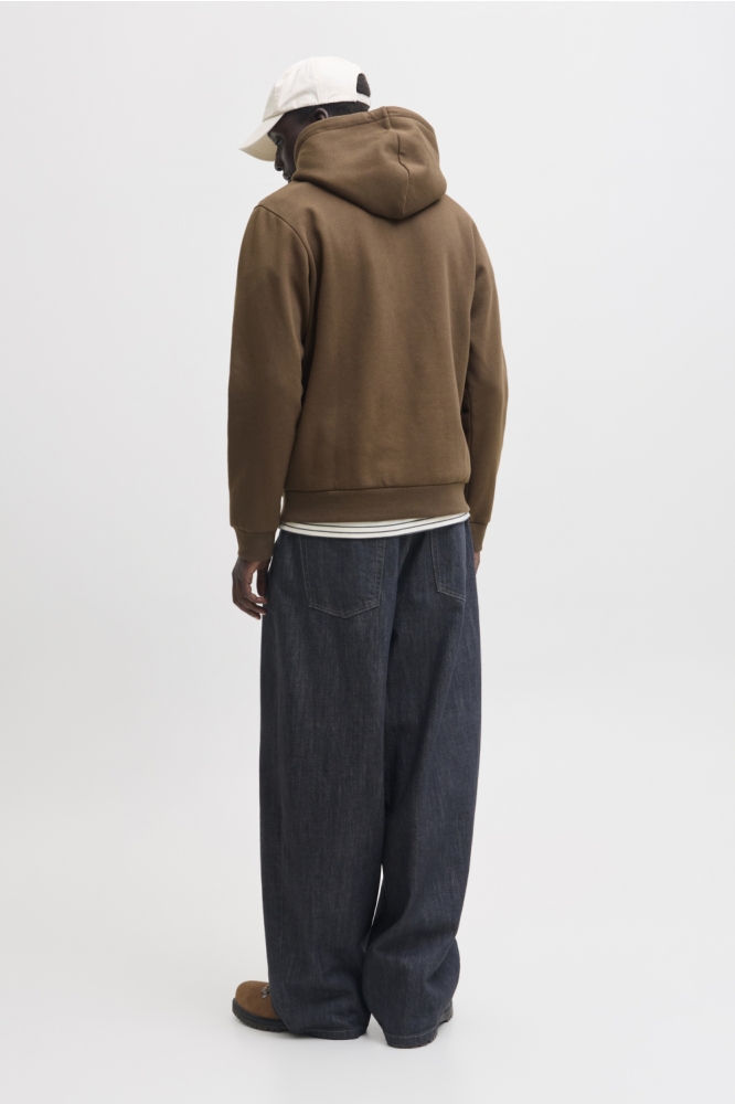 Jack & Jones bruine heren sweater | Model
