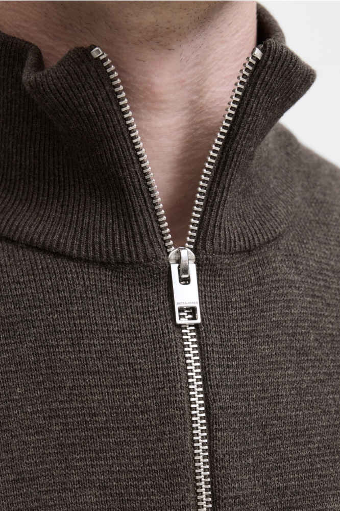 Jack & Jones bruine heren trui | Close up