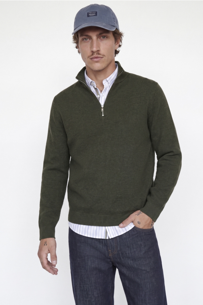 Jack & Jones groene heren trui | Model vooraanzicht