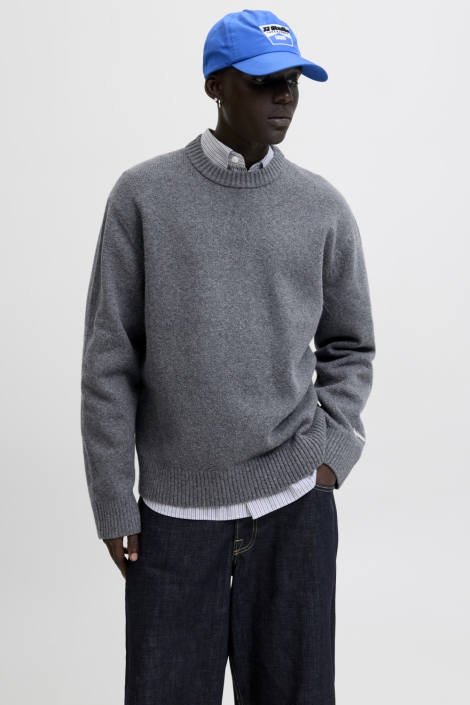 Jack & Jones grijze heren trui | Model vooraanzicht