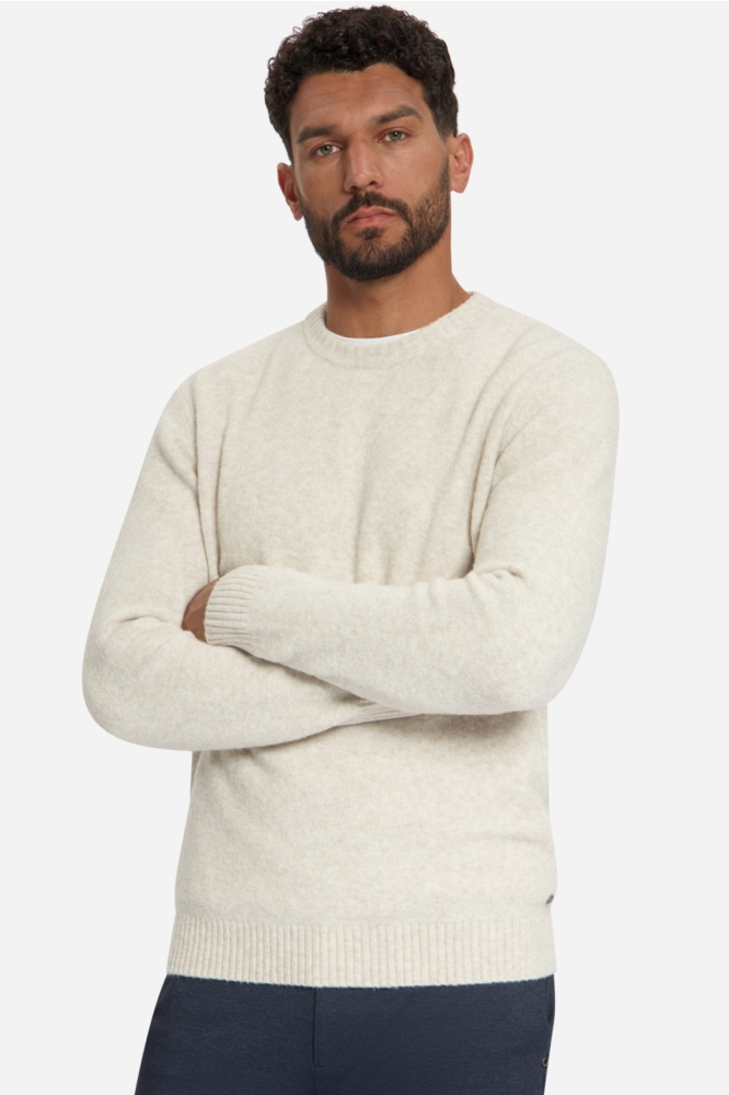 NO-EXCESS ecru heren trui | Model vooraanzicht