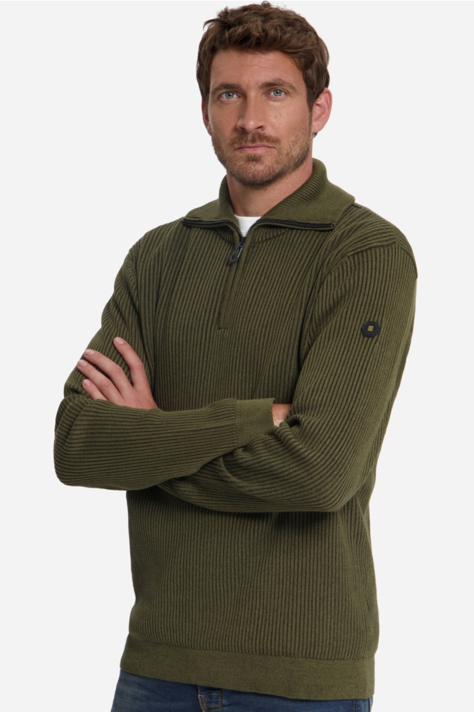 NO-EXCESS groene heren trui | Model zijaanzicht